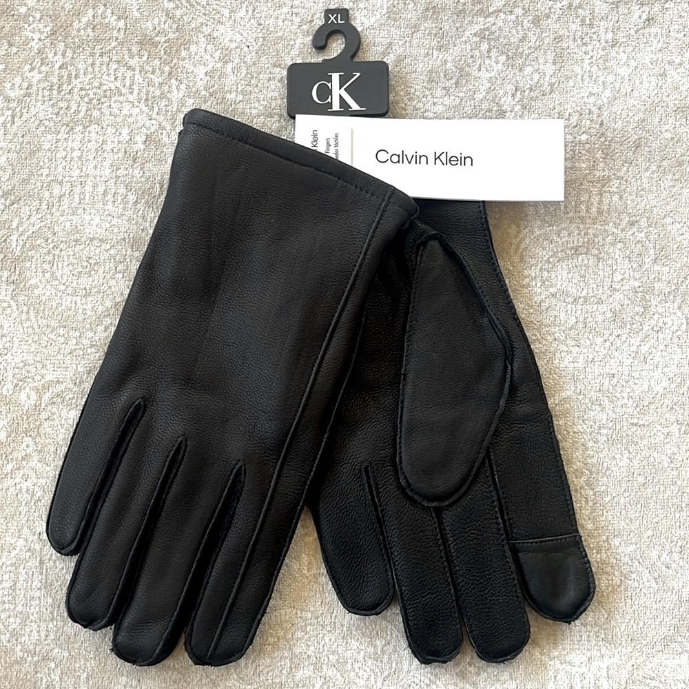 Brand New Calvin Klein Full Grain Goat Leather Tech Gloves Touchscreen Black